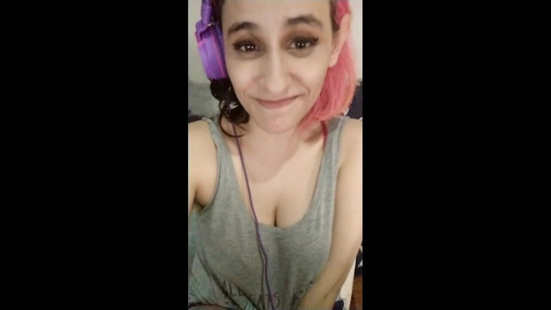 Ms Candy Bunny: Čůrání a hra s pumičkou