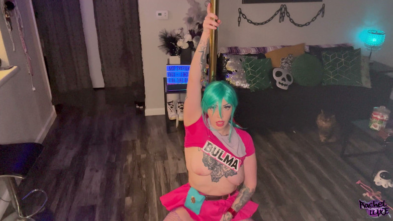 Rachel Luxe: Bulma la PAWG se fait baiser avec un gode