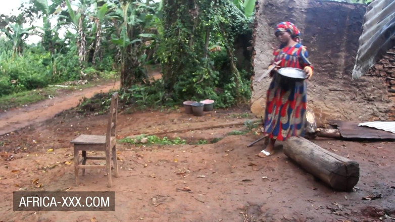 Africa-XXX: Esmer zenci kadın bir yabancıyla sikişiyor