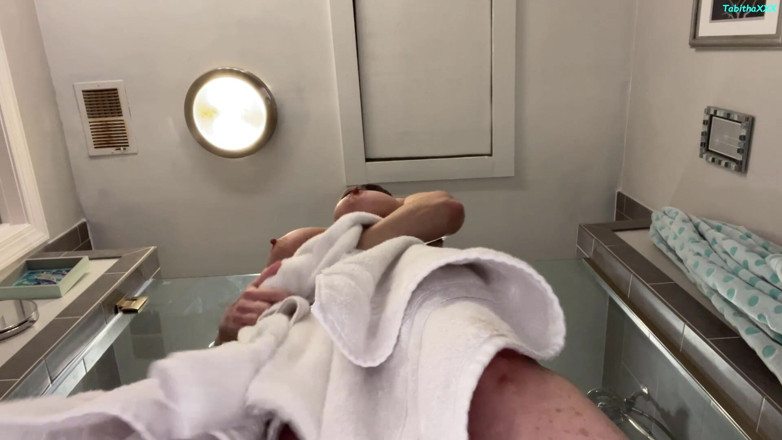 TabithaXXX: Giantess stepmom - shrinks slacker stepson 2 worship her body