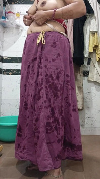 Priya Bhabi velký zadek v koupelně show