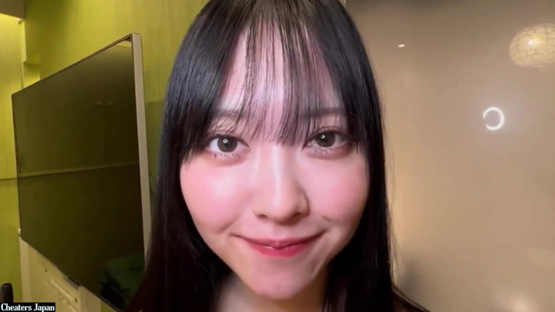 Temptation: 一个微笑顺从的美女