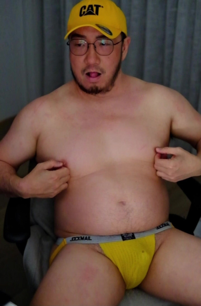 CapyPandaX: Babi beruang Asia kencing rendam stinky kotor dipakai jockstraps kuning