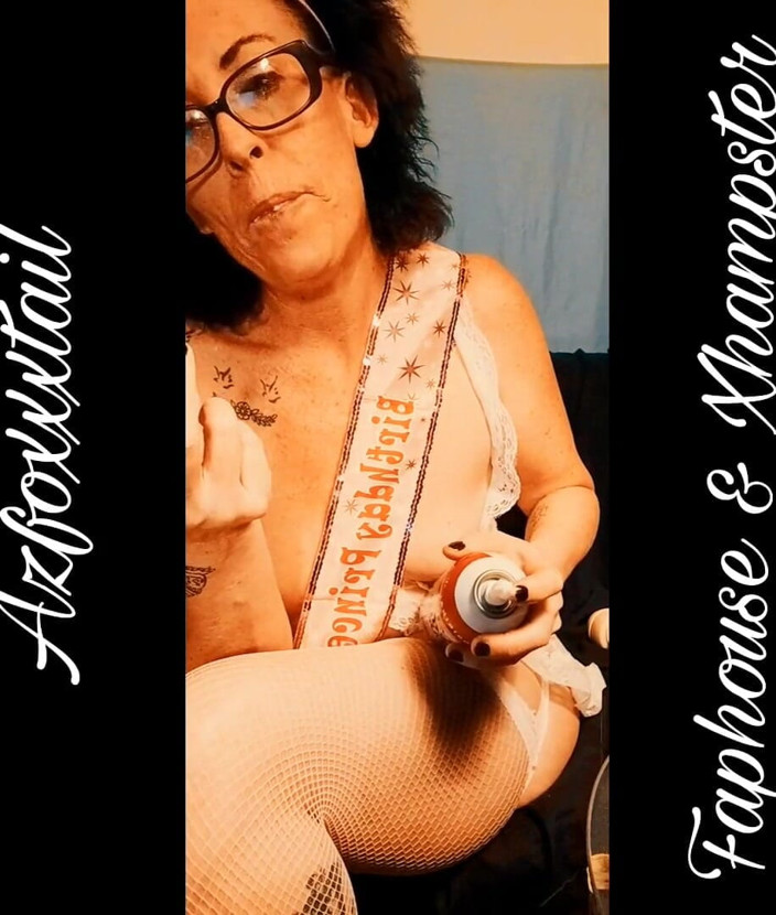 AzFoxxxTailPhelicia: Truskawki bicz krem 1