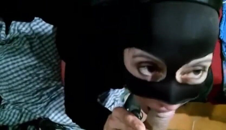 Marian sofar: Pelacur, hisap batang