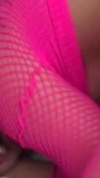 Ateşli MILF her iki delikte de becerilir