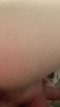 Twink Boy šuká svou těsnou kundičku s robertkem
