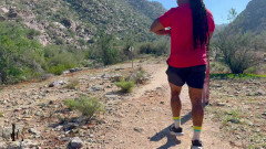 LyricsWay: mörkhyad par som vandrar frisk luft och porrstjärnor