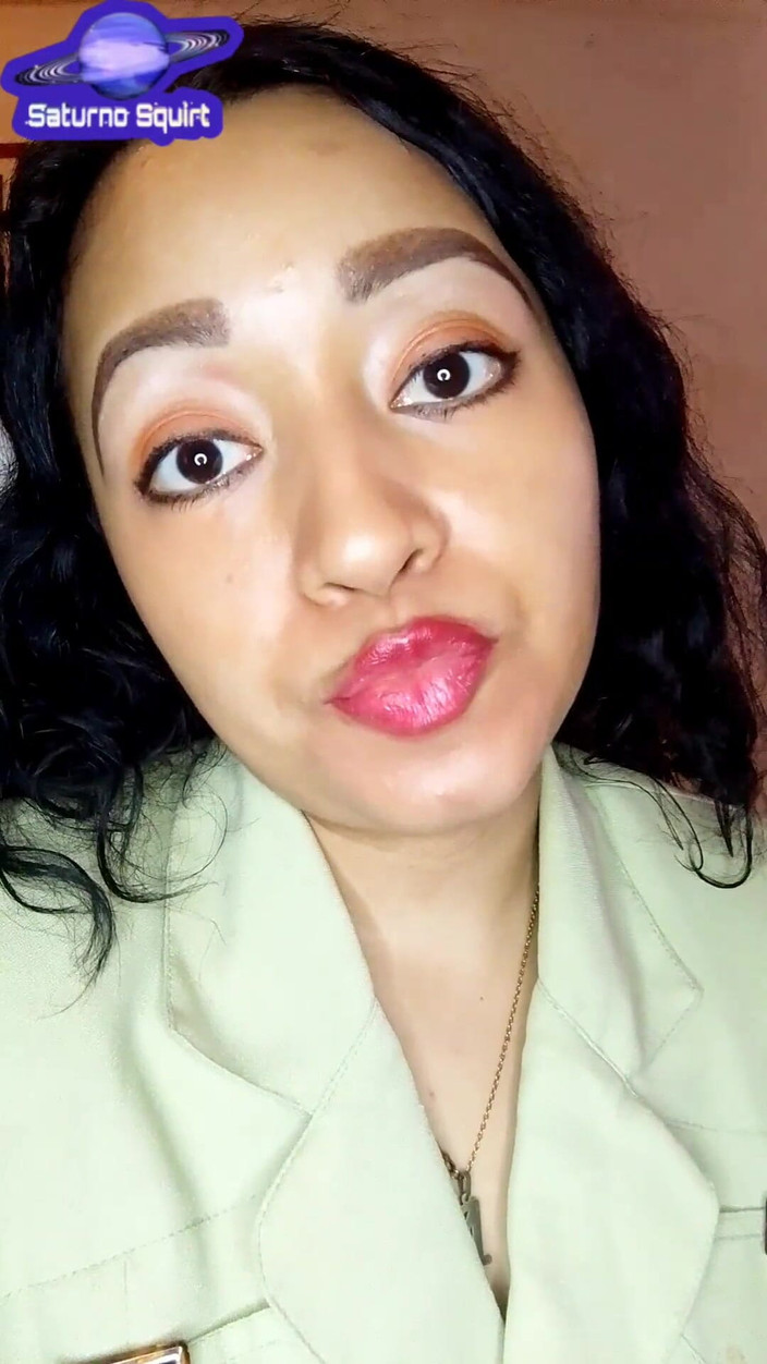 Saturno Squirt: Saturno memancut jiran membuat cadangan kepada jirannya dan mula membuka...