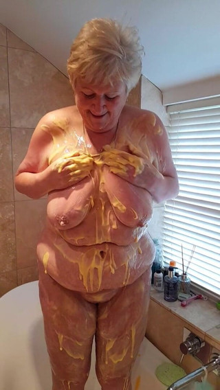 Uk Joolz: Tetek custard
