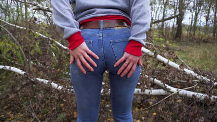 Teasecombo 4K: Milf In Tight Blue Jeans Tease Her Big Ass Outdoors