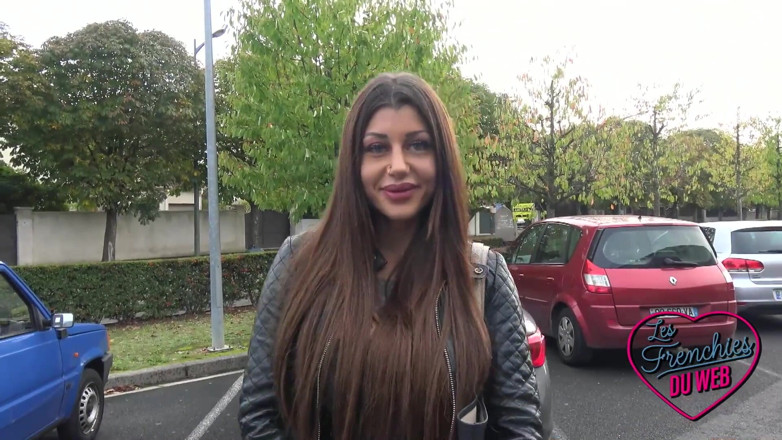 The Frenchies of the web: Amanda, a Kinky Libertine, Likes to Get Fucked