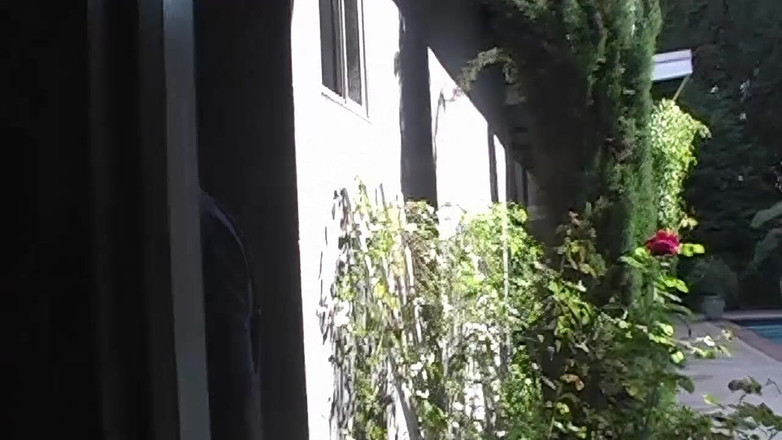 Watch Dirty Movies: Incredibilmente una miLF bianca incredibilmente arrapata si fa allungare il...