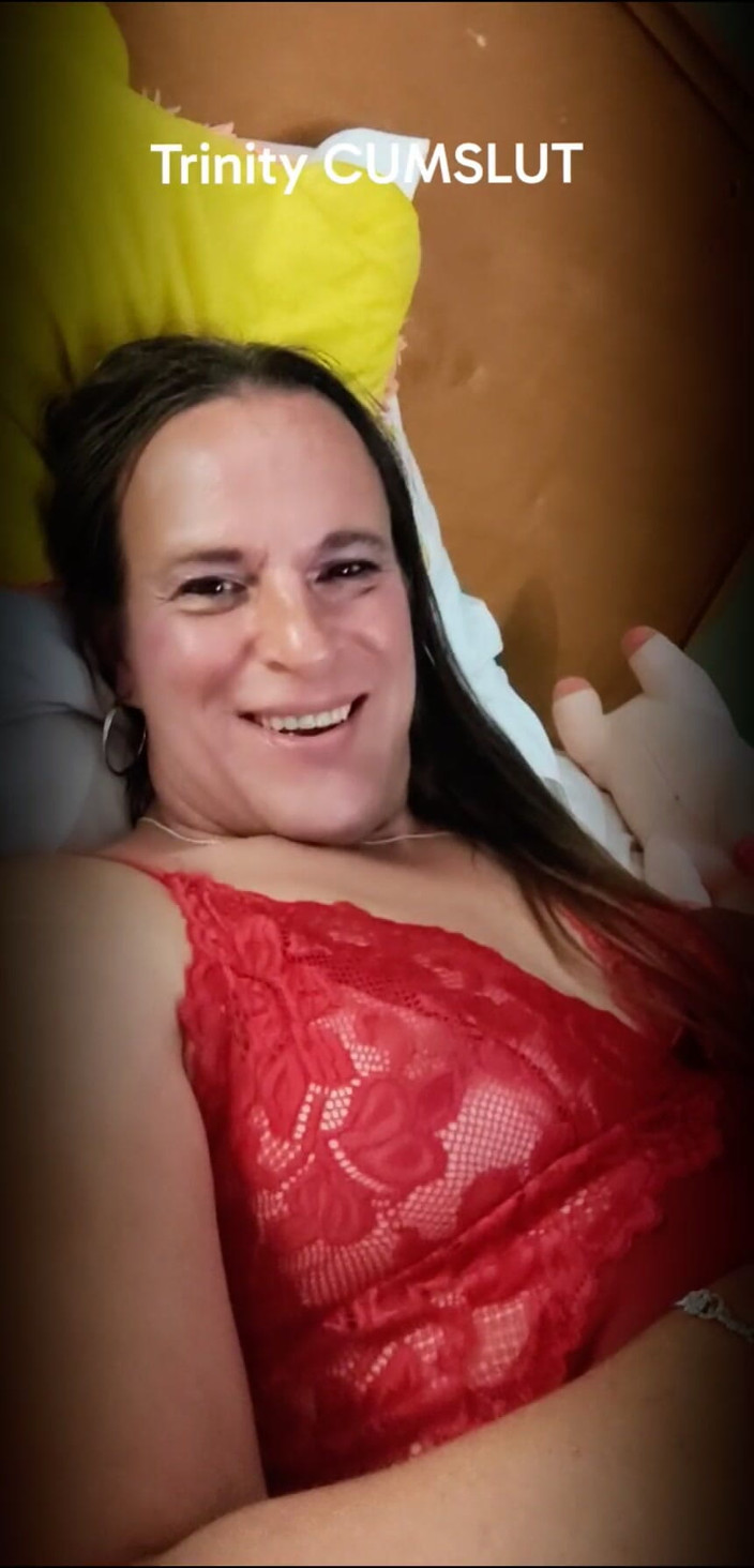 Trin luvs cum: Trinity Cumslut Füttert Mich