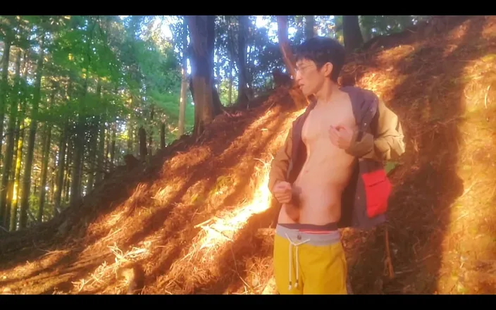 TheHOLE in Fukuoka: Fapping on Nature 1