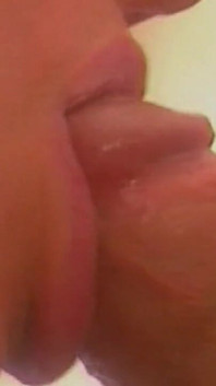 Kıllı amcıklı ateşli sarışın banyoda şımartılıyor