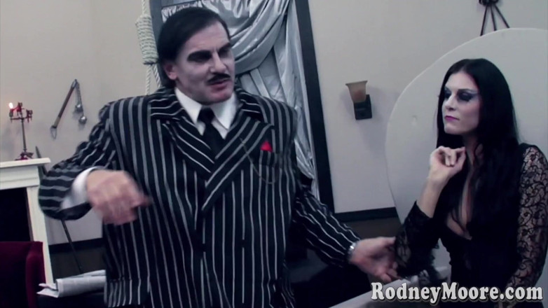 Rodney Moore: อินเดีย ซัมเมอร์ พารอดี้ Charley Chase 4 คน