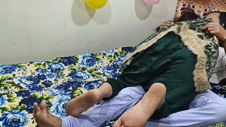 Ravinadesi: Muçulmana madrasta fodida por desi enteado