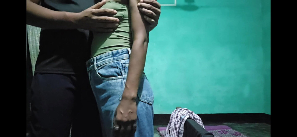 SafeRosebush8: Un soutien-gorge baise ma bhabhi