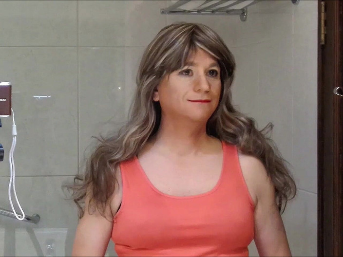 HectorChile1969: Crossdresser fernanda gomez尝试假发，你喜欢哪一个？