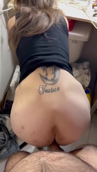 화장실에서 나를 빨고 따먹는 Street Skank