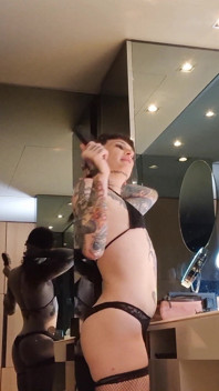 První porno parodie valkyria domina anální trest za šukání TS Luny Snow