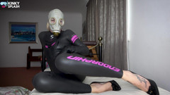 UKCuteGirl Lucy Lauren: Masturbare în piele gloved de Neoprene Stăpâna: Eu ejaculez în timp ce...