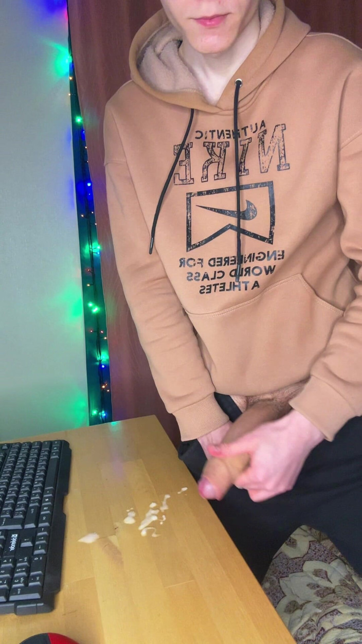Morflot24: Pushing My Limits Edging for Hours Before Exploding