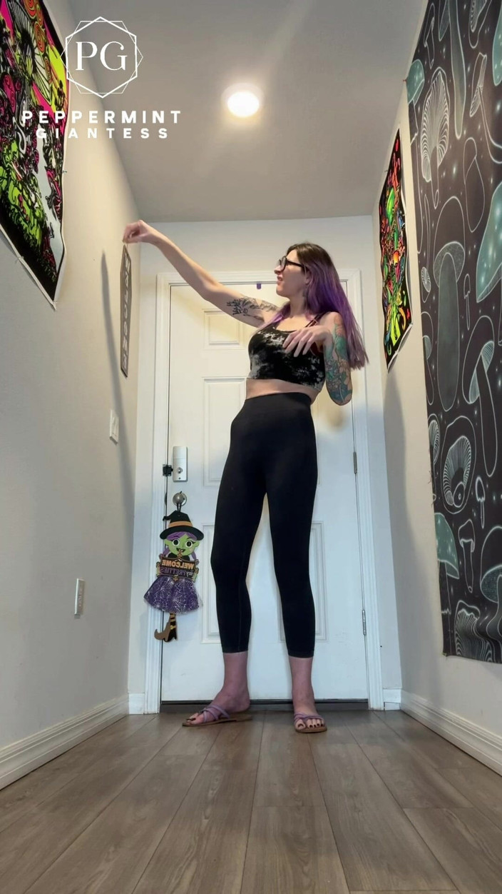 Peppermint Giantess: 6'7 Barefoot Giantess Towers Over Everything at Home! Height Comparisons +...