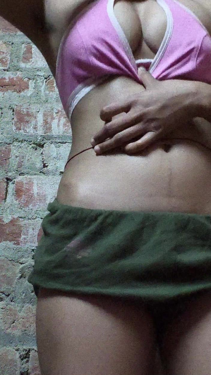 P_baby Ji: セクシービデオガール