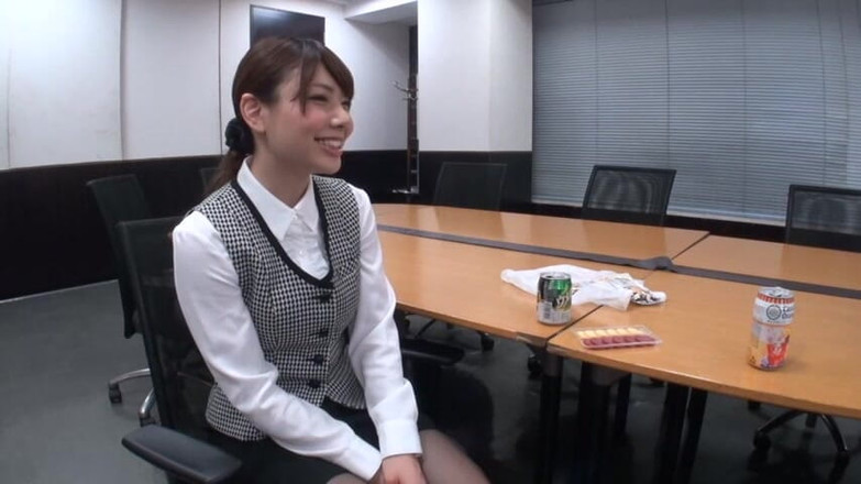 CherryBONBON: Muž středního věku a kancelářská dáma