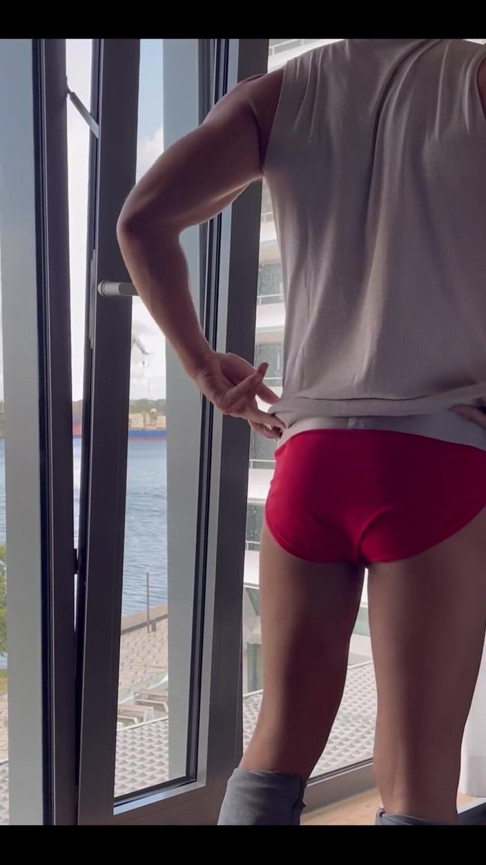 Twohotb: Faccio felice i miei vicini?