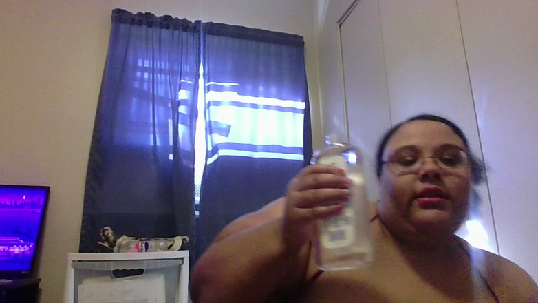 Jessica pigslut: Fat Slut Loves Oiling up Her Tits!