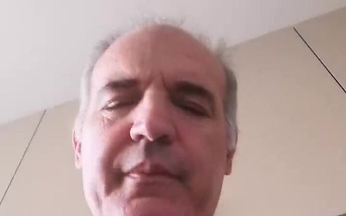 Setesesso7: Eu quero que você chupa e engula meu pau, que é...