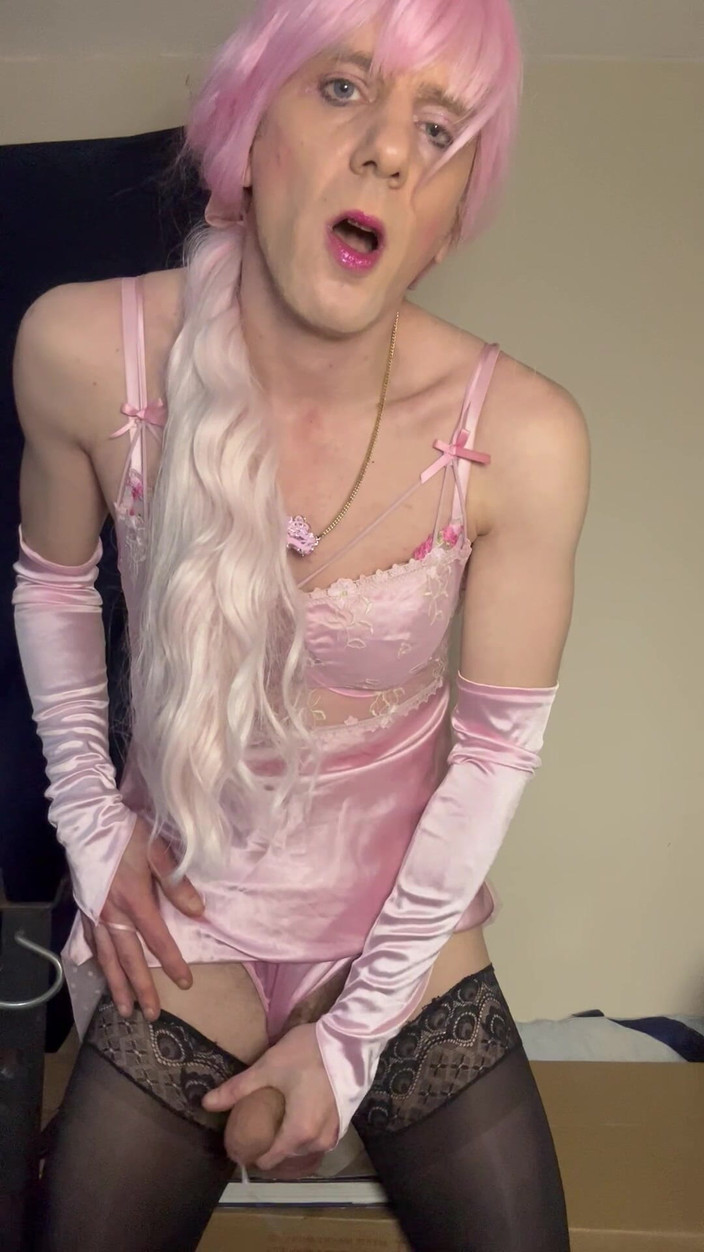 Jessica silk: Jess Silk डिल्डो की सवारी करती है