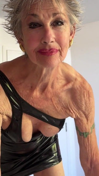 The Cougar Crawl Across the Bed -- and My Hairy Pussy