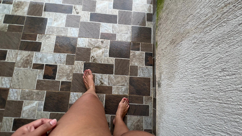 EMY_AND_JONH: Jestem kompletnie szalony na punkcie masturbacji przed moimi nowymi sąsiadami