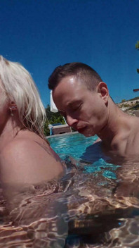 Zazie Skymm Unterwasser-fick und gesichtsbesamung