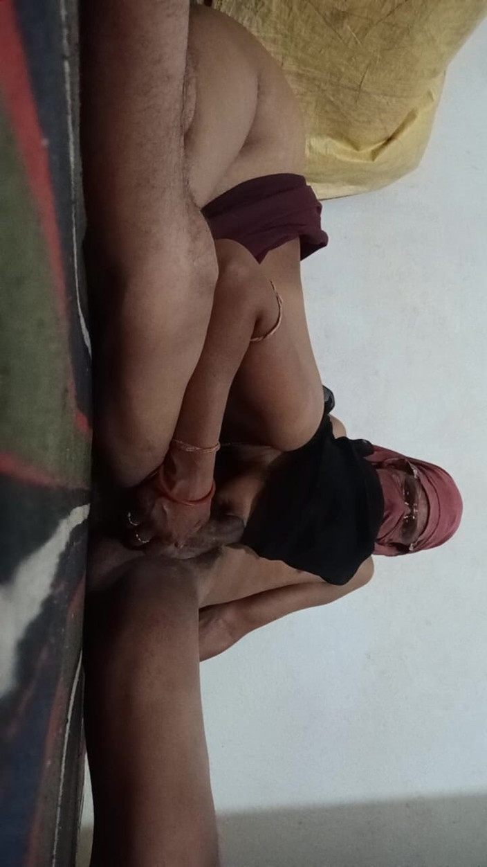 skkumari257: Une belle femme desi baise avec son mari excité