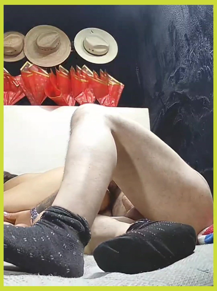 puchis: Seks anal sama saudara tiriku yang hot