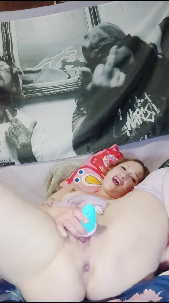 Moonlitcassie: お気に入りの新しいおもちゃに乗って、潮吹きをします