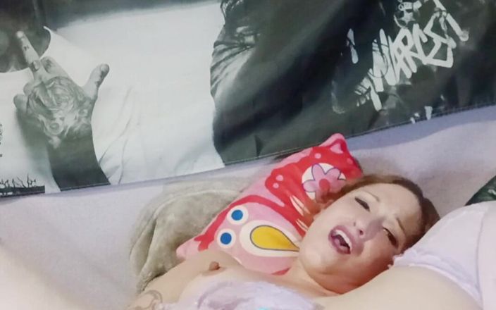 Moonlitcassie: Ik berijd mijn favoriete nieuwe speeltje en laat mezelf dan...