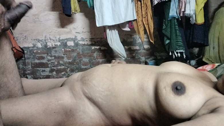 Thokuram: ยกขา Desi Bhabhi และเย็ดกับเธอ