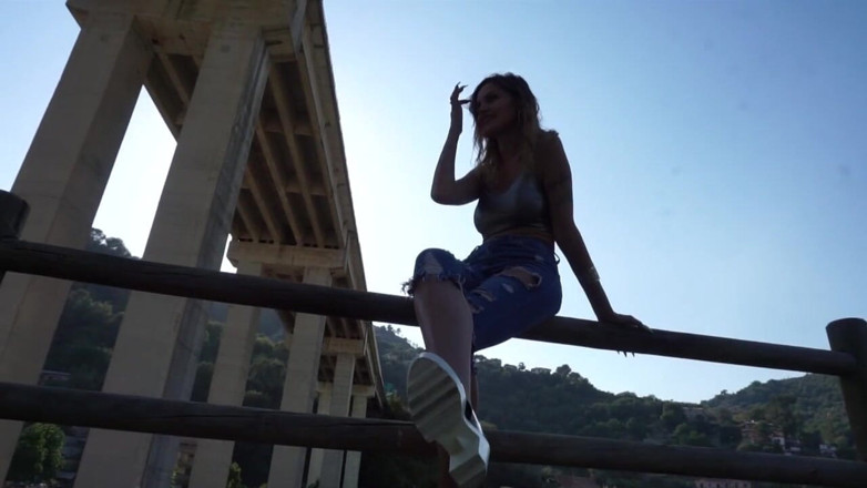 Lady Mesmeratrix Official: Amante Diva del Tubo mostra seus sapatos