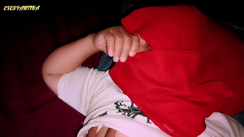 Pasutri indo: Ein schönes indonesisches hijab-mädchen nach dem college gefickt