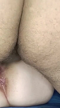 我想我会很快怀孕的，我感觉到他的脉动