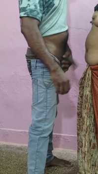 maasoom yuvak ko hot eshiyaee sauteli mammi ne dhokha diya