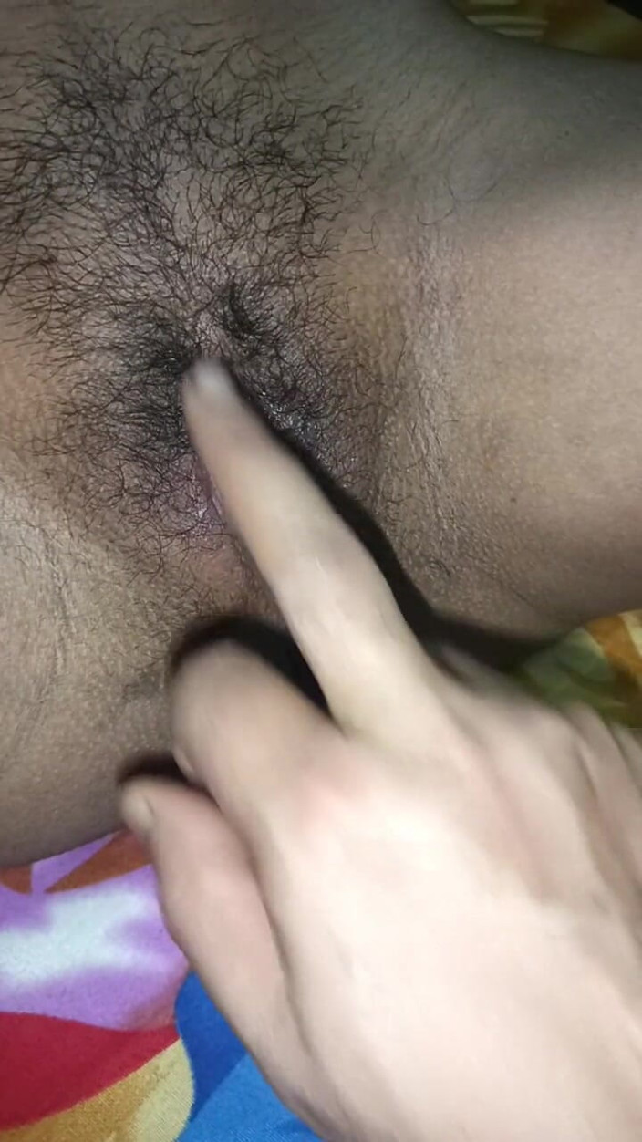 pooja99999: Stiefschwester muschimassage