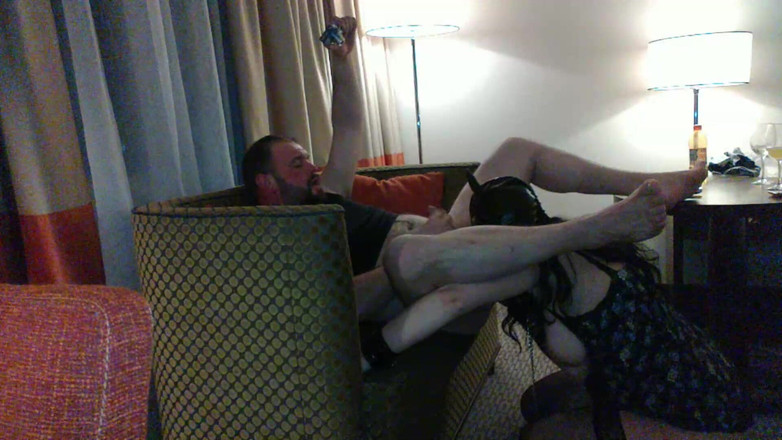 Toilet Mommy: Chỉ Cần Sử Dụng Cổ Họng Của Họ Sau Đó Xuất...