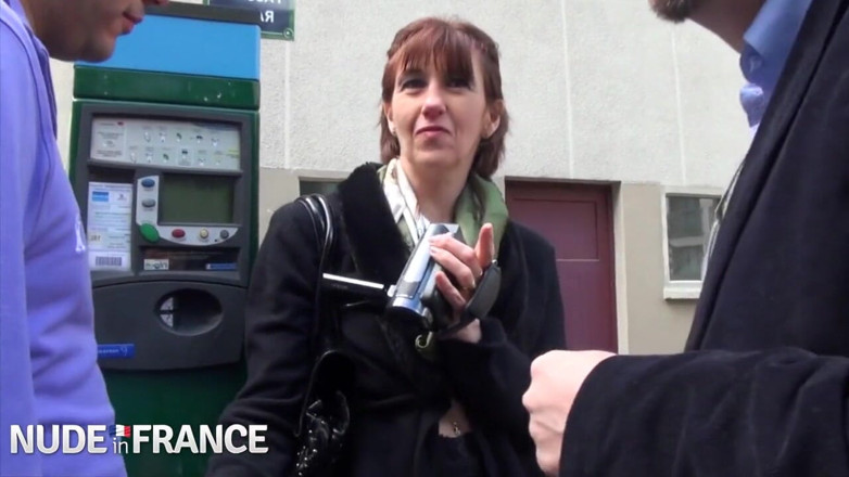 La France a Poil: Older French whore films herself fucking younger man